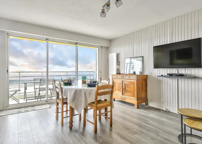 Aux Portes De L'ocean A