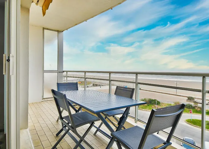 Aux Portes De L'ocean A *